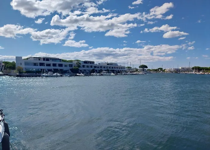 Le Ponton Prive Yourhosthelper * 勒格罗-迪鲁瓦